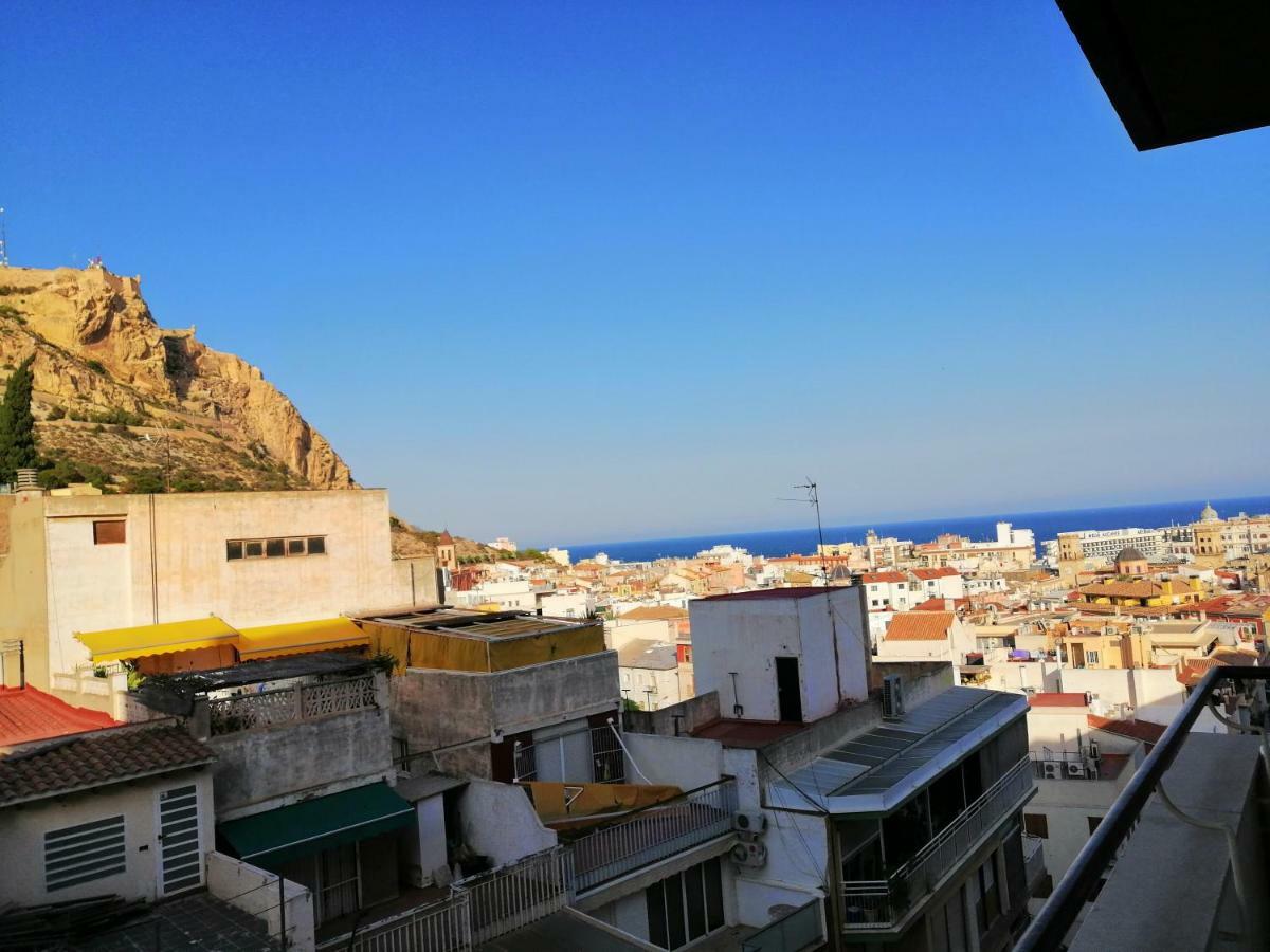 Corazón de Alicante con vistas al mar y al castillo Exterior foto